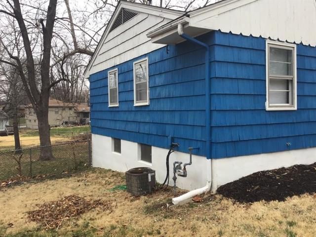 7912 Arlington Ave, Raytown, MO 64138