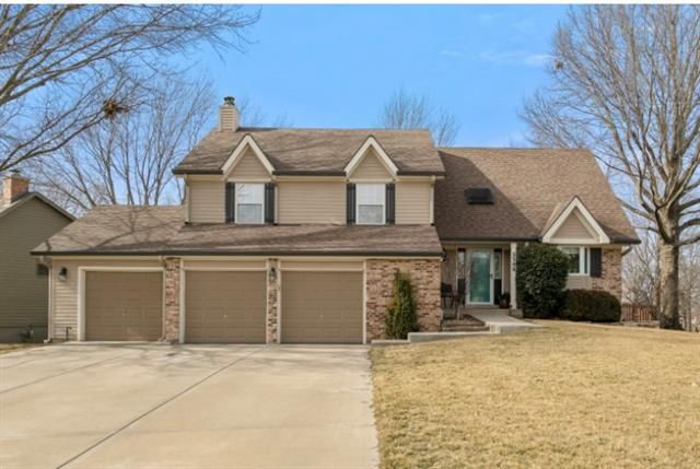 2308 Surrey St, Olathe, KS 66061