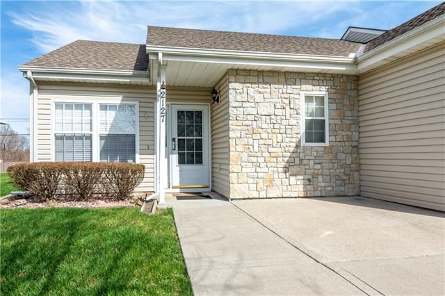 2127 N 83rd Pl, Kansas City, KS 66109