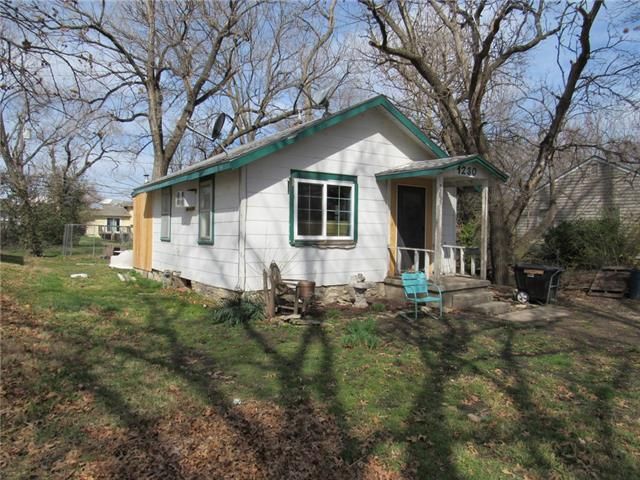 1230 S Willow St, Ottawa, KS 66067