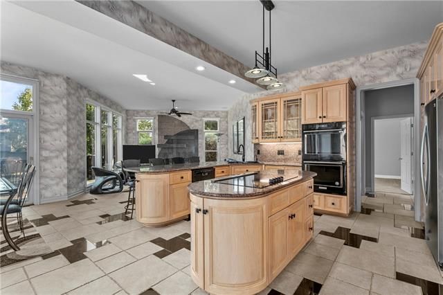 701 Silverleaf Pl, Lee's Summit, MO 64064