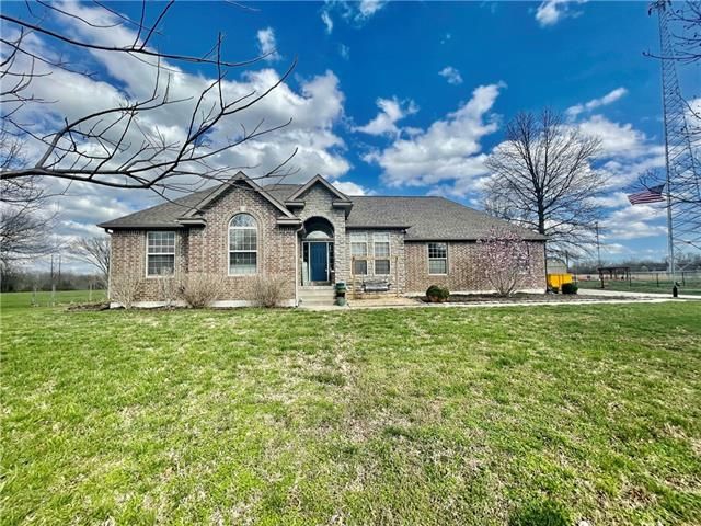 15881 S 1400 Rd, Nevada, MO 64772