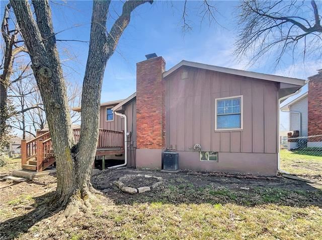 1010 80th Ter, Kansas City, MO 64118