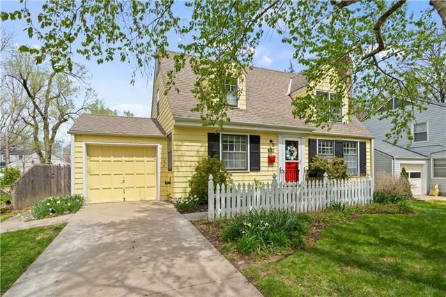 432 E 73rd Ter, Kansas City, MO 64131