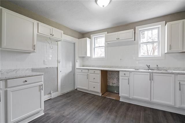 1836 E 69th St, Kansas City, MO 64132
