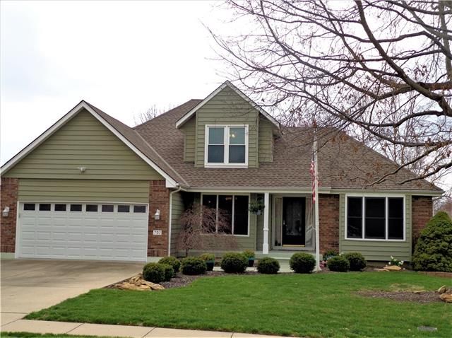 702 S Fox Ridge Dr, Raymore, MO 64083