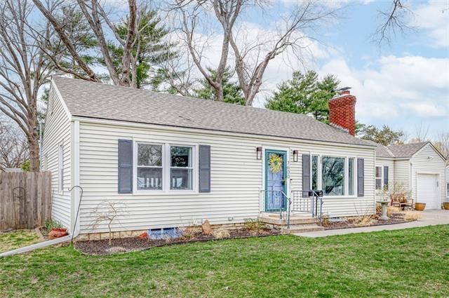 7600 Mackey St, Overland Park, KS 66204