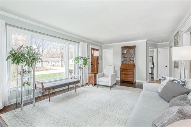 7600 Mackey St, Overland Park, KS 66204