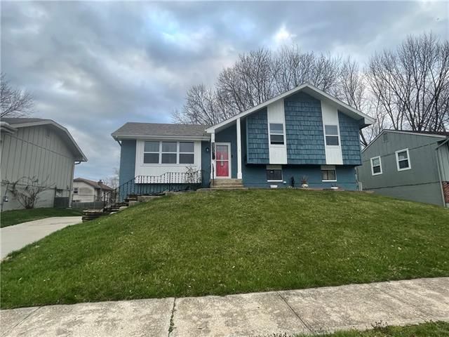 6805 E 140th Ter, Grandview, MO 64030