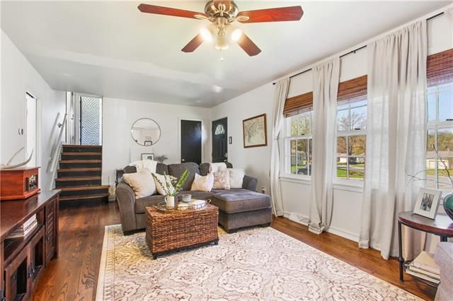 5910 W 100th St, Overland Park, KS 66207