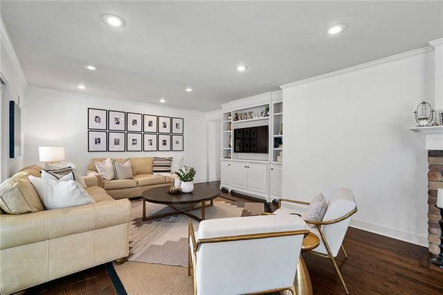9839 Sagamore Rd, Leawood, KS 66206