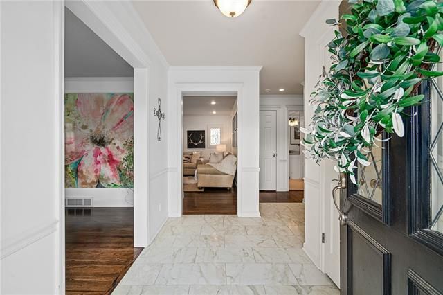 9839 Sagamore Rd, Leawood, KS 66206