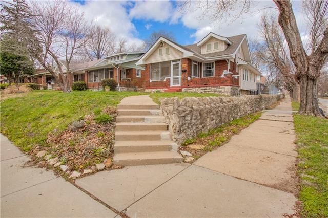 2248 E 69 St, Kansas City, MO 64132