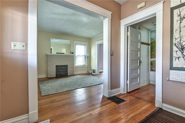 4420 Campbell St, Kansas City, MO 64110
