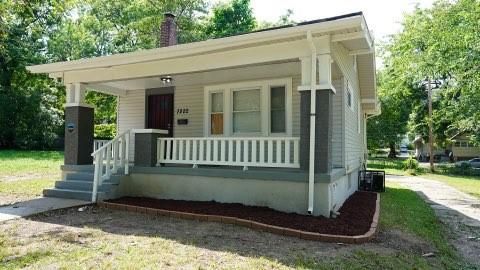 7222 Olive St, Kansas City, MO 64132