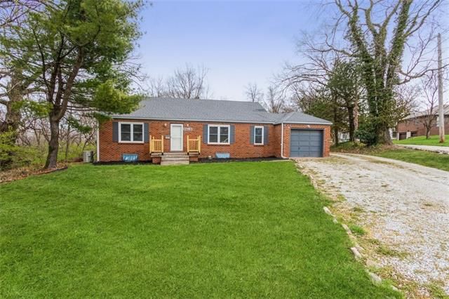 9619 Holmes Rd, Kansas City, MO 64131