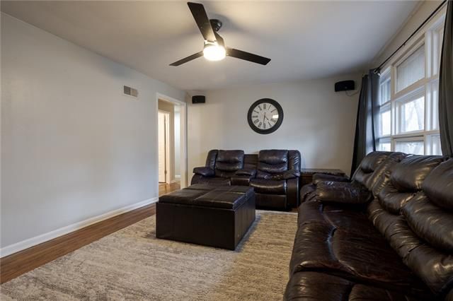 7 E 110th St, Kansas City, MO 64114