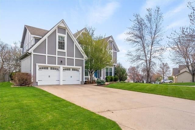 13153 Carter St, Overland Park, KS 66213