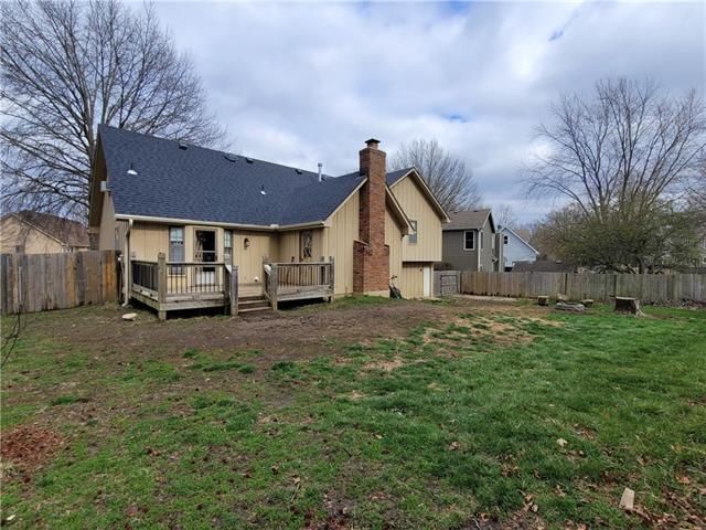 14714 S Locust St, Olathe, KS 66062