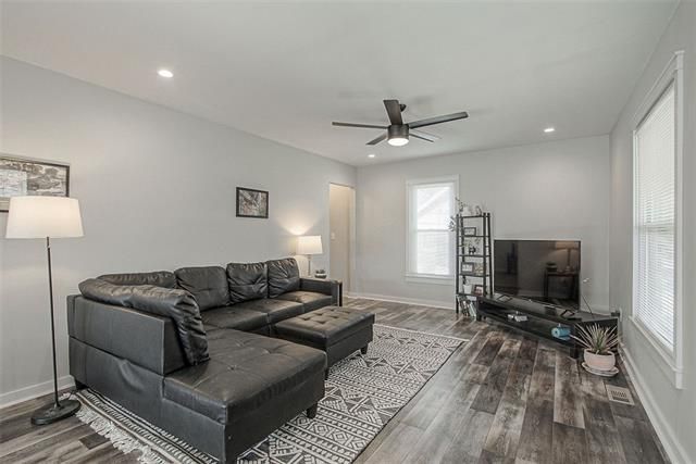 2001 E 87th St, Kansas City, MO 64132