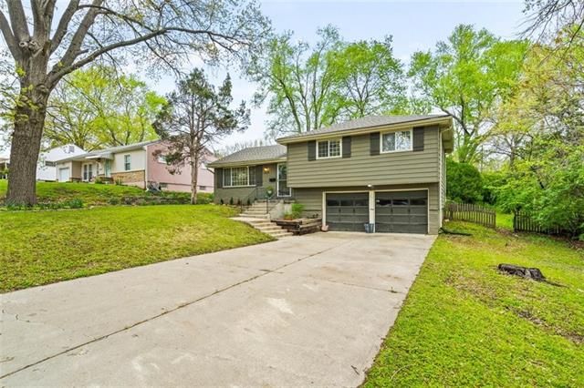 612 E 90th St, Kansas City, MO 64131