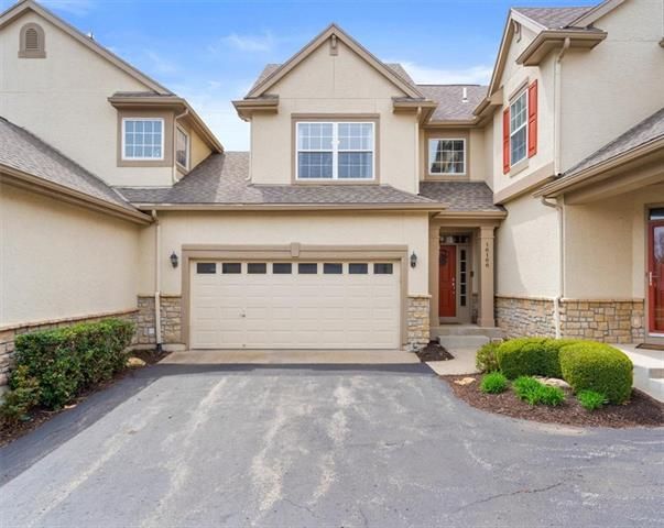 16166 Linden St, Overland Park, KS 66085