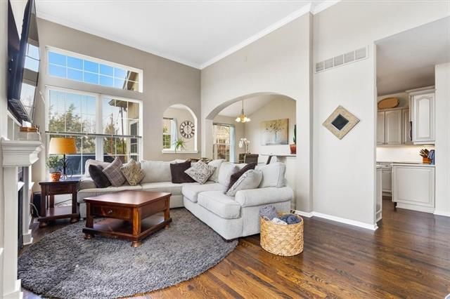 16166 Linden St, Overland Park, KS 66085