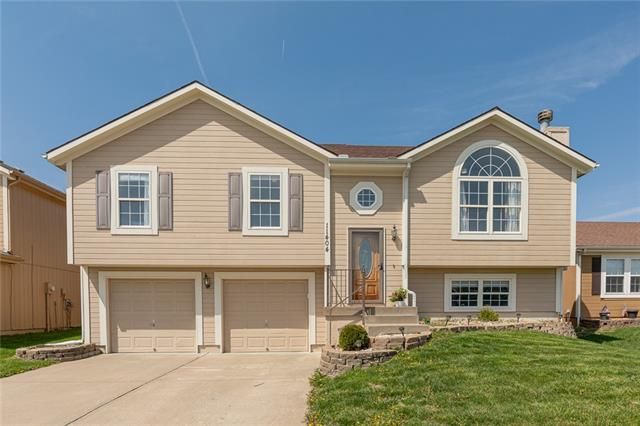 11404 N Central St, Kansas City, MO 64155