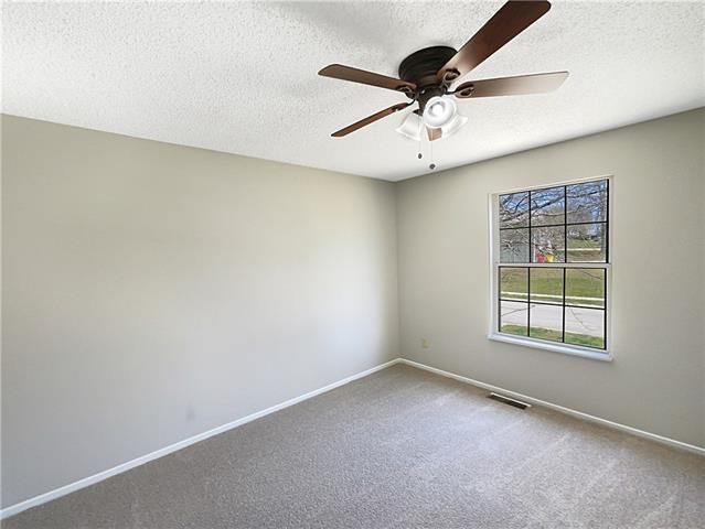 1025 Steeple Dr, Blue Springs, MO 64014