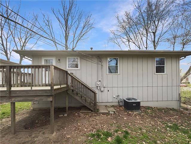 703 N King Ter, Harrisonville, MO 64701