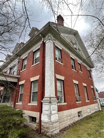 1702 Main St, Lexington, MO 64067