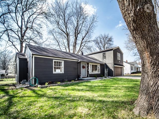 4404 Moats Dr, Kansas City, MO 64133