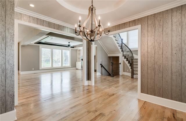 9517 W 164th St, Overland Park, KS 66085
