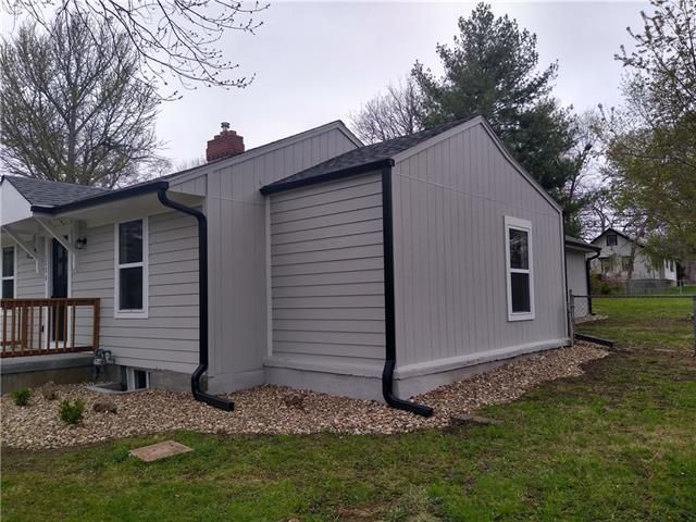 1176 E 75th Ter, Kansas City, MO 64131