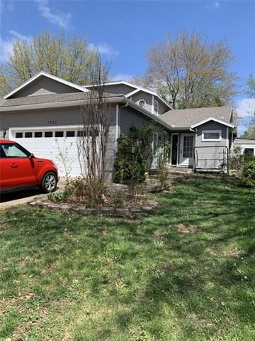 1522 E 123rd St, Olathe, KS 66061