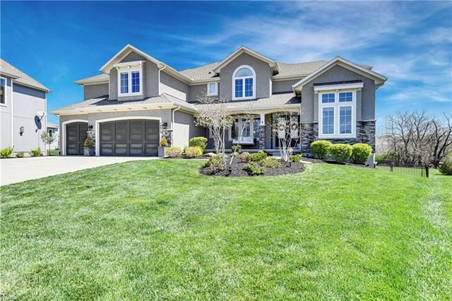16413 Perry St, Overland Park, KS 66085