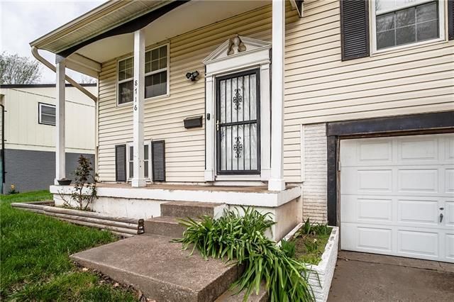 8716 E 97th Ter, Kansas City, MO 64134