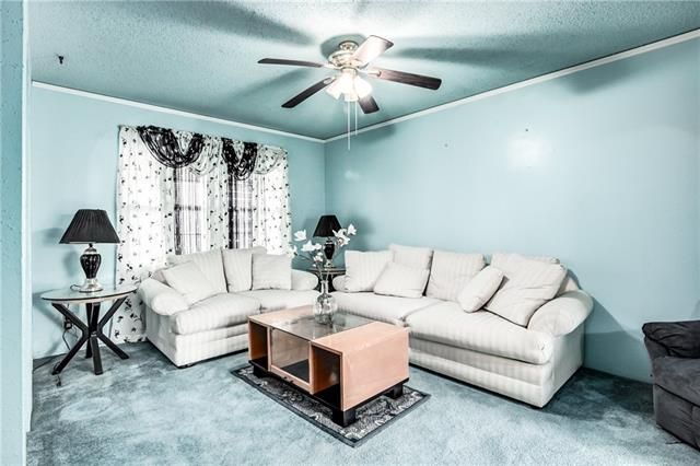 8716 E 97th Ter, Kansas City, MO 64134