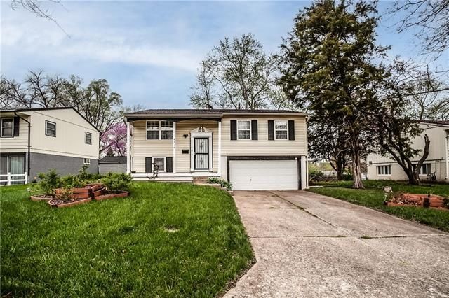 8716 E 97th Ter, Kansas City, MO 64134