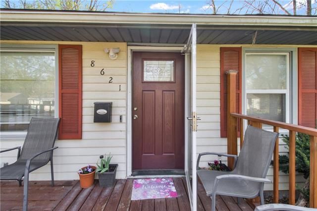 8621 Corrington Ave, Kansas City, MO 64138