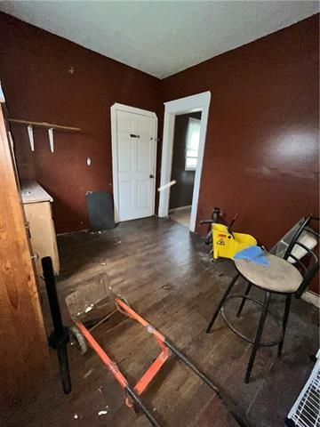 3005 E 25th St, Kansas City, MO 64127