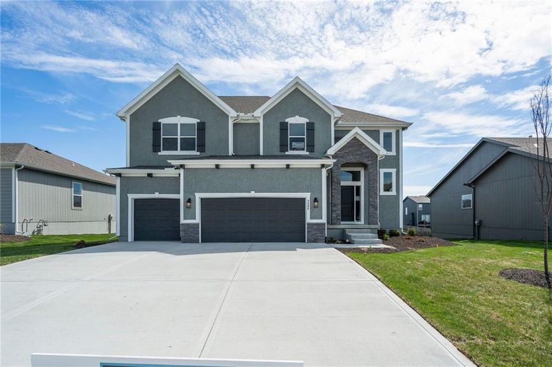 4405 SW Grindstone Cir, Lee's Summit, MO 64082