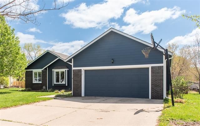 4121 Goldfield St, Lawrence, KS 66049