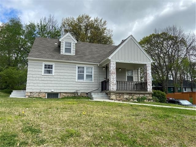 1224 E 59 St, Kansas City, MO 64110