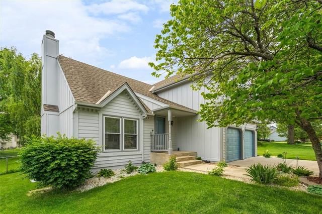 7681 W 152 St, Overland Park, KS 66223