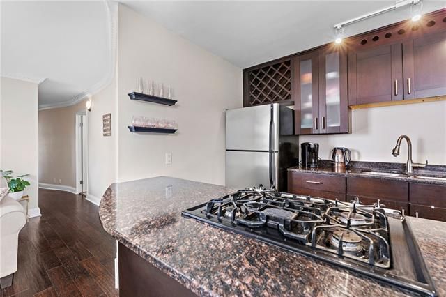 700 E 8th St #11E & 11F, Kansas City, MO 64106