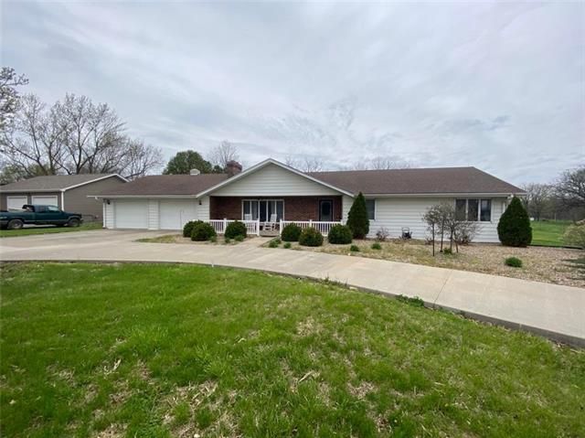 332 S Main St, Ravenwood, MO 64479