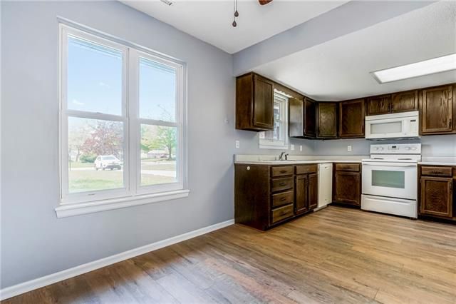 507 Scott Dr, Raymore, MO 64083