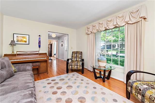 10330 Long St, Overland Park, KS 66215