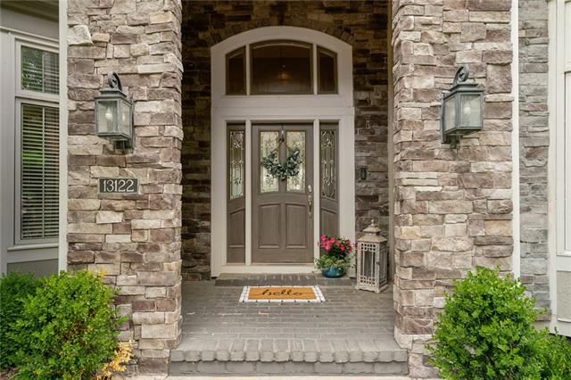 13122 Beverly St, Overland Park, KS 66209